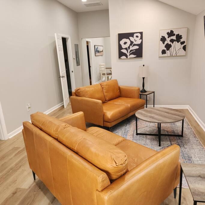 Stylish Near Airport Apartamento *