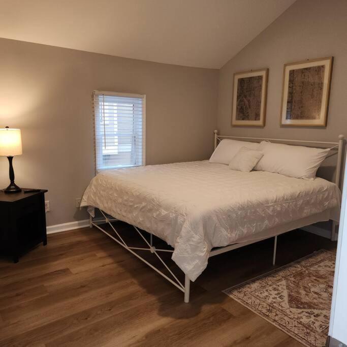 Stylish Near Airport Apartamento *